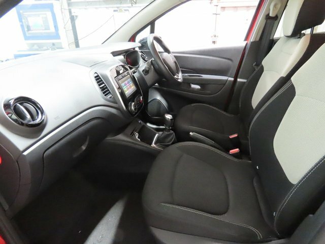 Renault Captur Tce Energy Iconic Suv AX69ENV Red #2