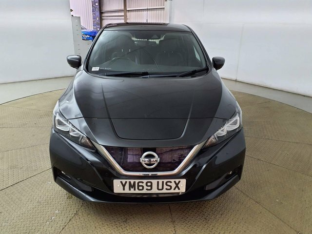 Nissan Leaf Tekna Hatchback YM69USX Black #3
