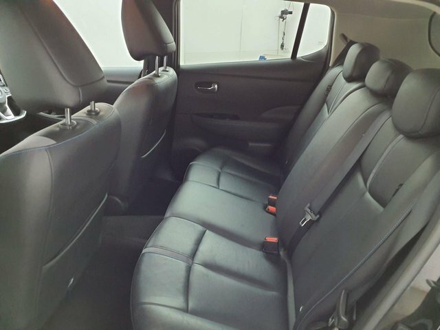 Nissan Leaf Tekna Hatchback YM69USX Black #2