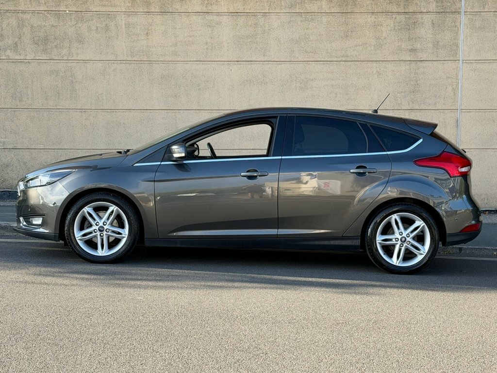Ford Focus 1L Titanium GX18SHZ Grey #4