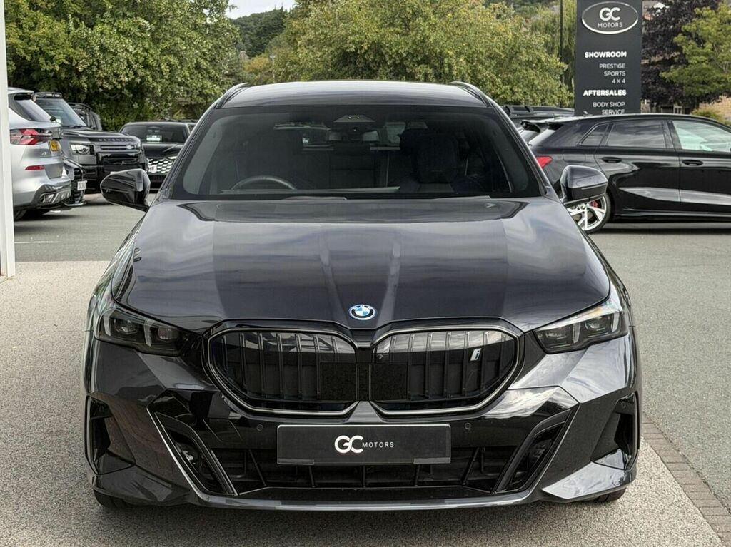 BMW i5 40 83.9Kwh M Sport Pro Touring E Grey #2