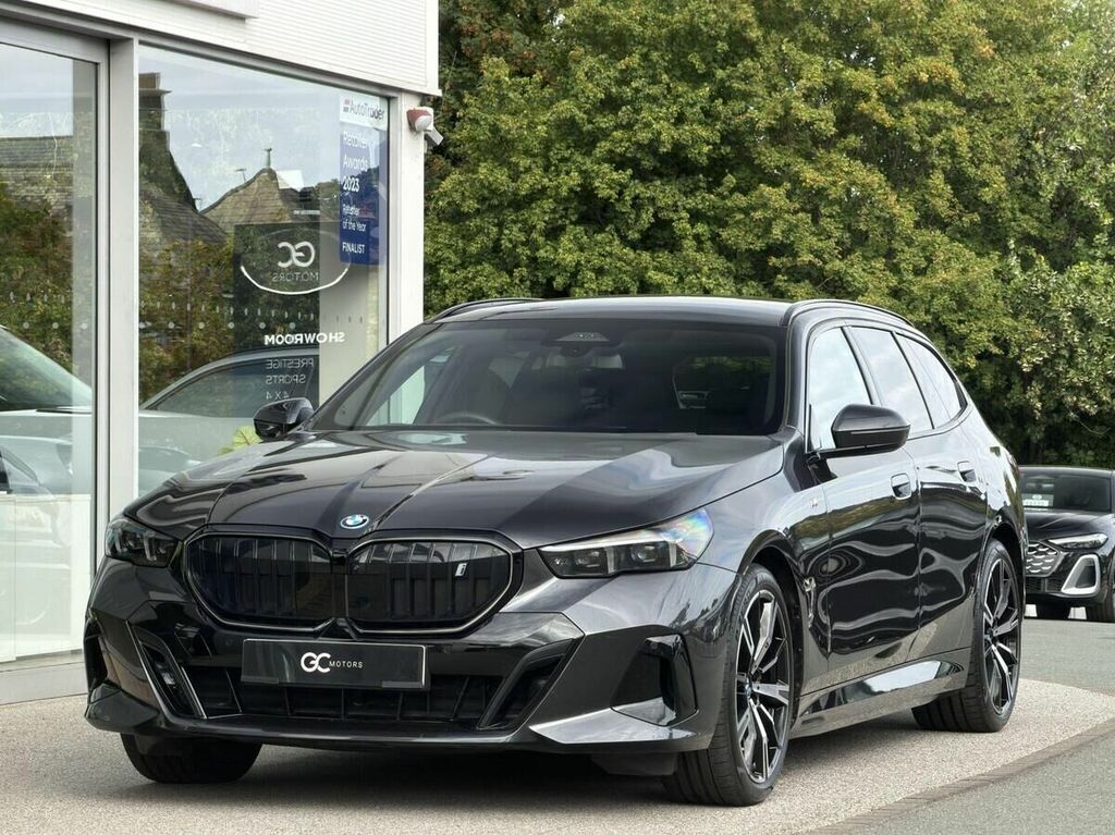 BMW i5 40 83.9Kwh M Sport Pro Touring E Grey