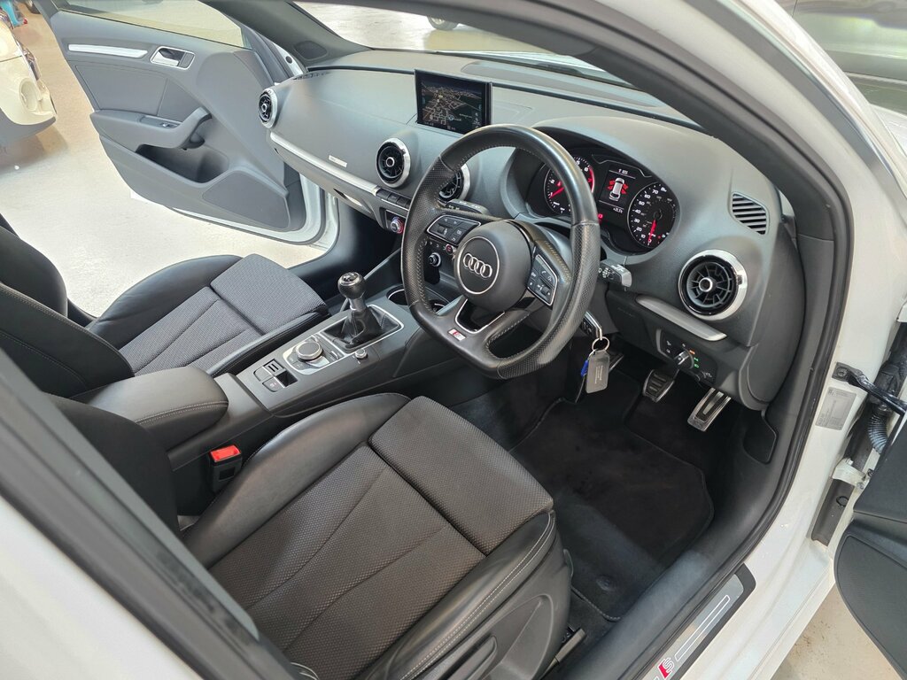 Audi A3 1.4 Tfsi Cod S Line Sportback Eu MT66FWR White #2