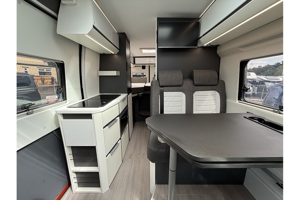  110Kw 31Kwh City Van White #18