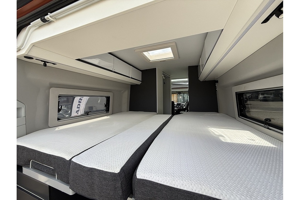   110Kw 31Kwh City Van White #43