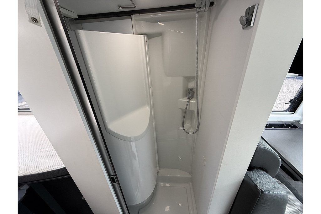   110Kw 31Kwh City Van White #31