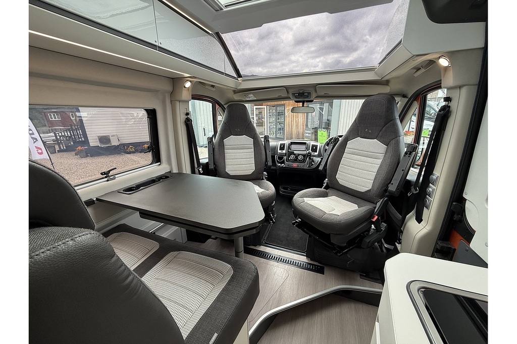   110Kw 31Kwh City Van White #35