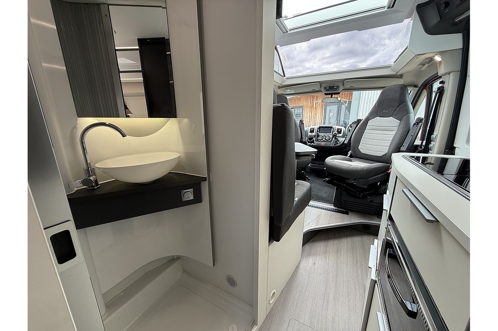   110Kw 31Kwh City Van White #33