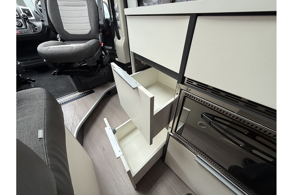   110Kw 31Kwh City Van White #26