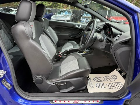 Ford Fiesta Studio Blue #14