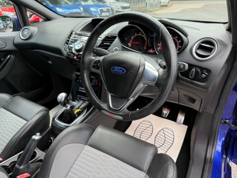 Ford Fiesta Studio Blue #13