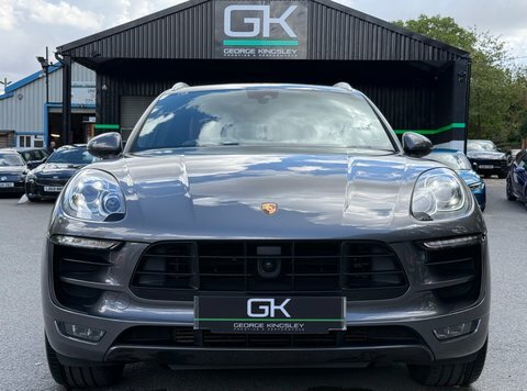Porsche Macan Hatchback Black #12