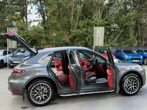Porsche Macan Hatchback Black #17
