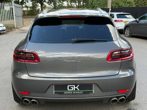 Porsche Macan Hatchback Black #8