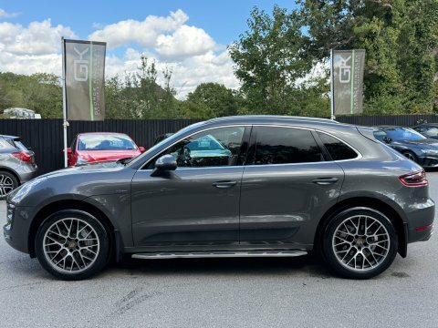 Porsche Macan Hatchback Black #9