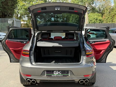 Porsche Macan Hatchback Black #20