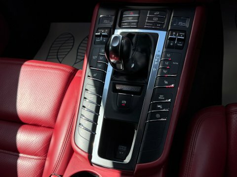 Porsche Macan Hatchback Black #40