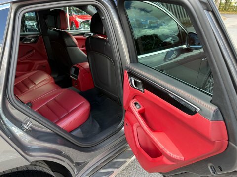 Porsche Macan Hatchback Black #30