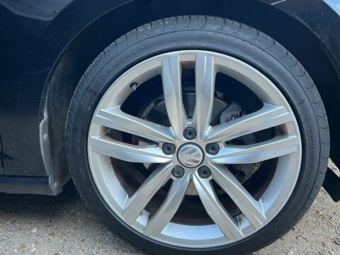 Volkswagen Golf Hatchback Black #15