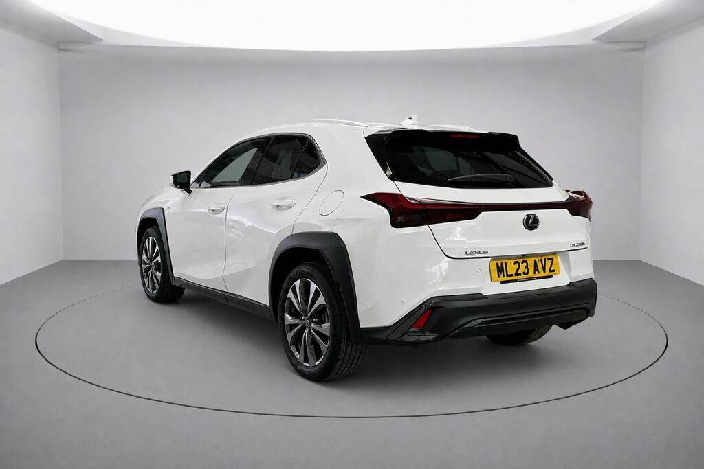 Lexus UX 250H F Sport Design White #3