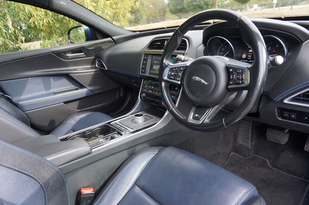 Jaguar XE Saloon Blue #6