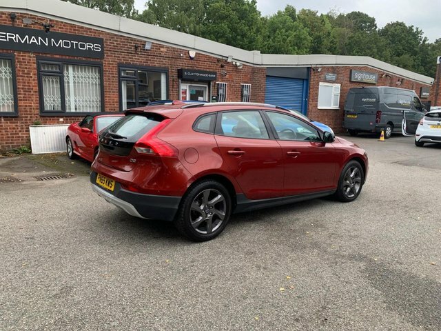 Volvo V40 Cross Country 1.6 D2 Lux Nav Red #2