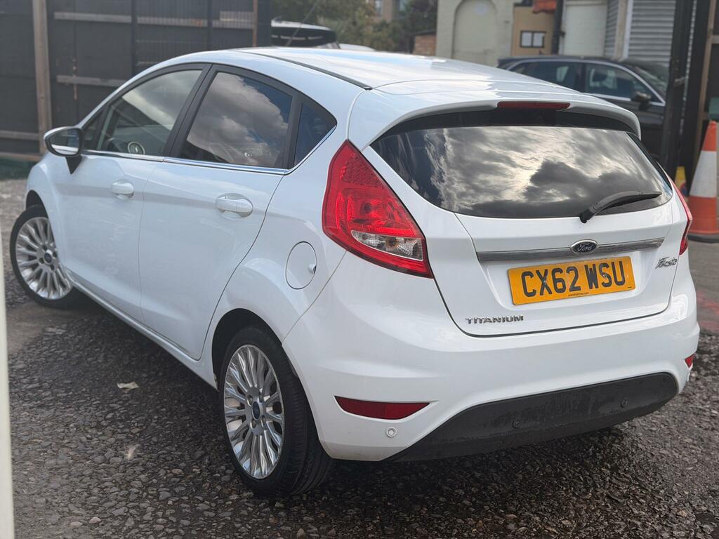 Ford Fiesta 1.4 Titanium CX62WSU White #4