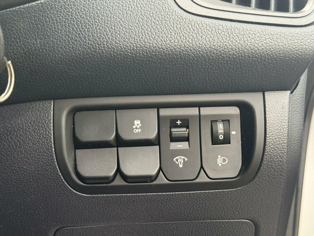 Kia RIO 2 Silver #17