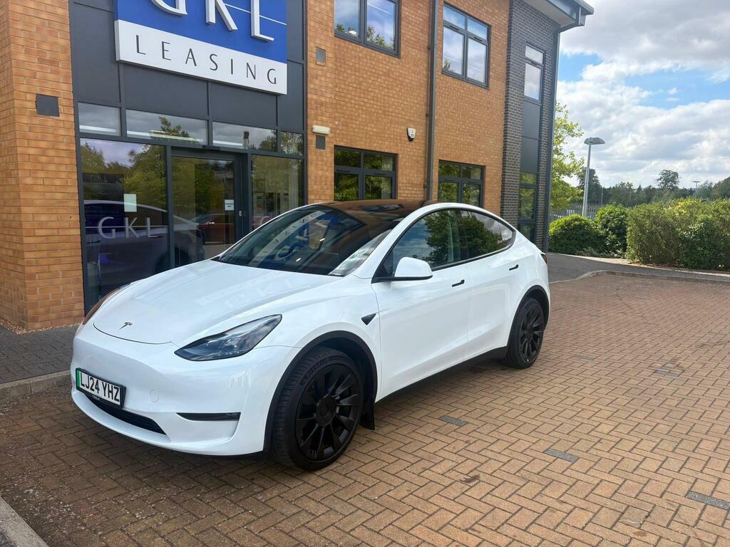 Tesla Model Y Dual Motor Long Range 4Wde White #2