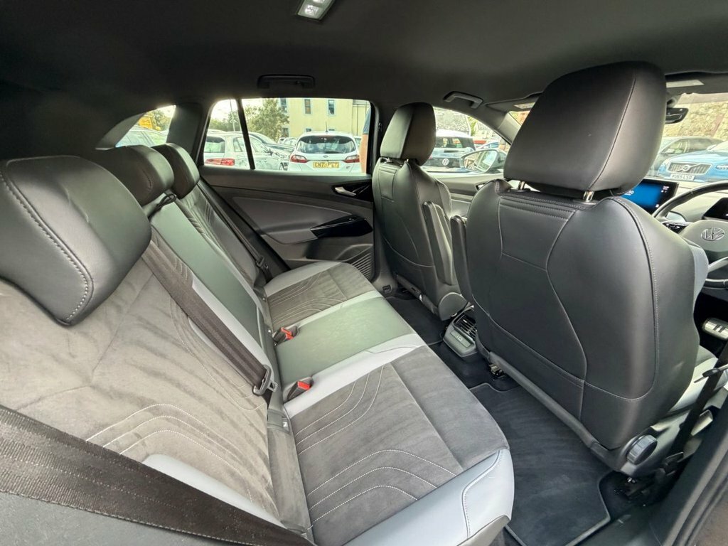 Volkswagen ID.4 Suv Grey #3
