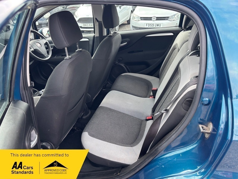 Fiat Punto Easy 2012 Black #10