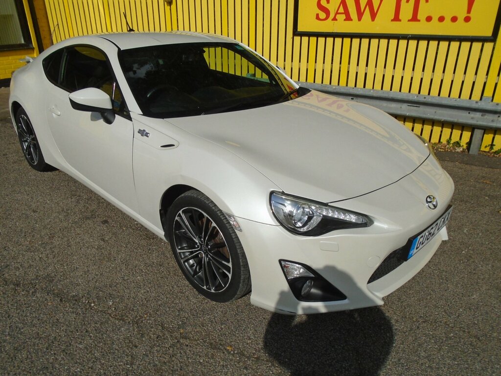 Toyota GT86 2.0 Boxer D-4s Coupe Euro 5 200 White