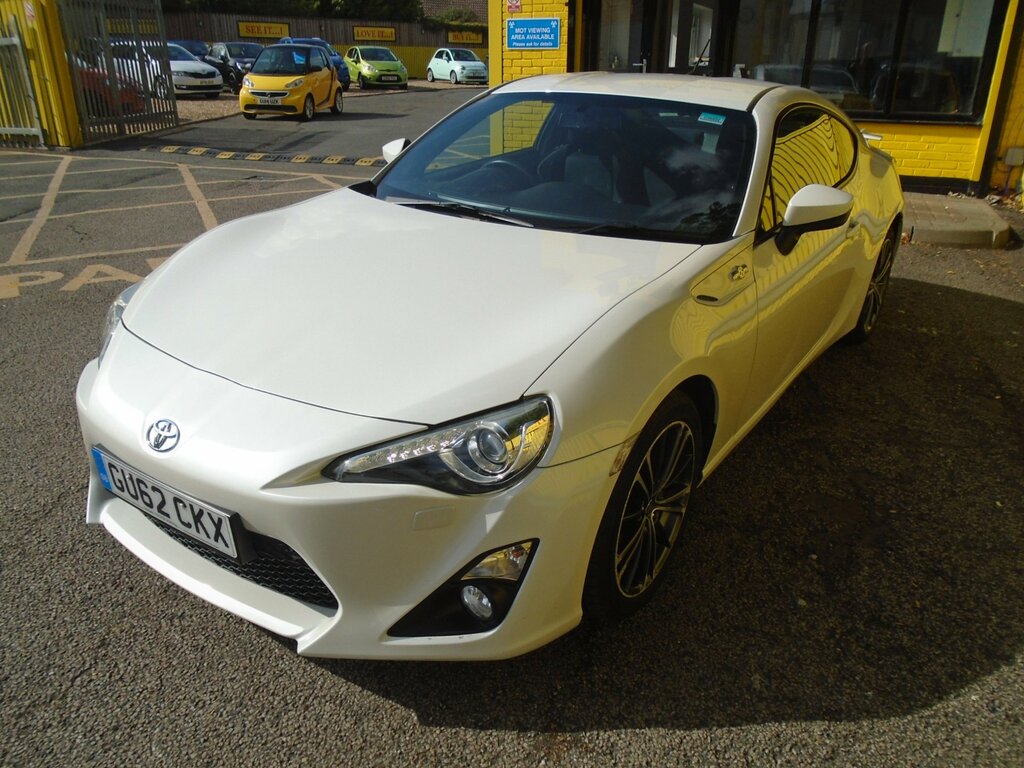 Toyota GT86 2.0 Boxer D-4s Coupe Euro 5 200 White #2
