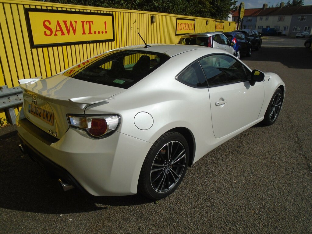 Toyota GT86 2.0 Boxer D-4s Coupe Euro 5 200 White #5