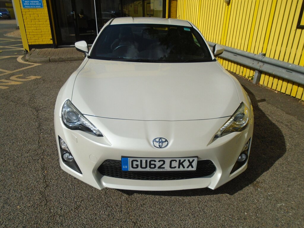 Toyota GT86 2.0 Boxer D-4s Coupe Euro 5 200 White #3