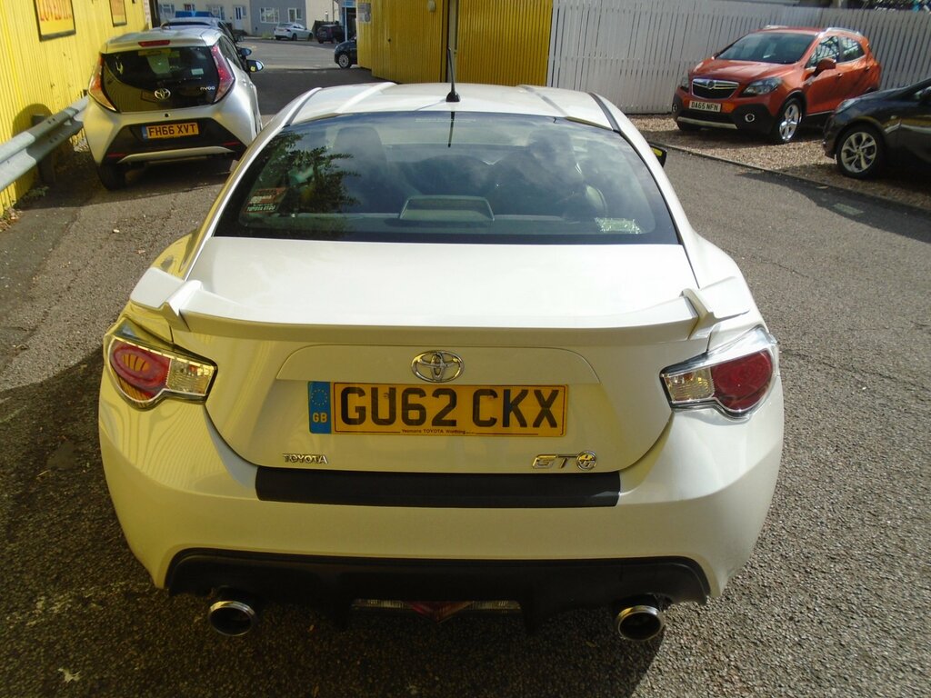Toyota GT86 2.0 Boxer D-4s Coupe Euro 5 200 White #6