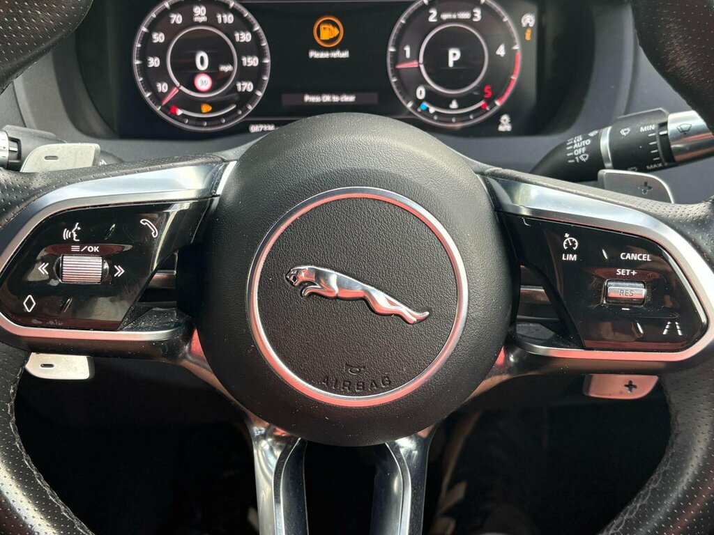 Jaguar XE R-dynamic Se Black #17