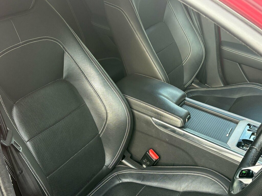 Jaguar XE R-dynamic Se Black #18