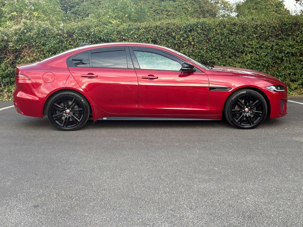 Jaguar XE R-dynamic Se Black #7