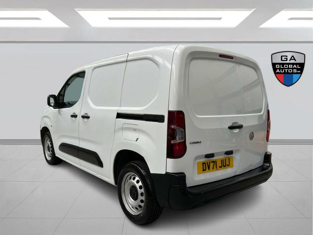 Vauxhall Combo Panel Van 1.5 Turbo D 2300 Dynamic L1 H1 Euro 6 DV71JUJ White #2