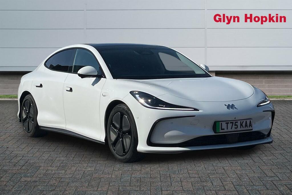 MG IM5 300Kw Long Range 100Kwh White