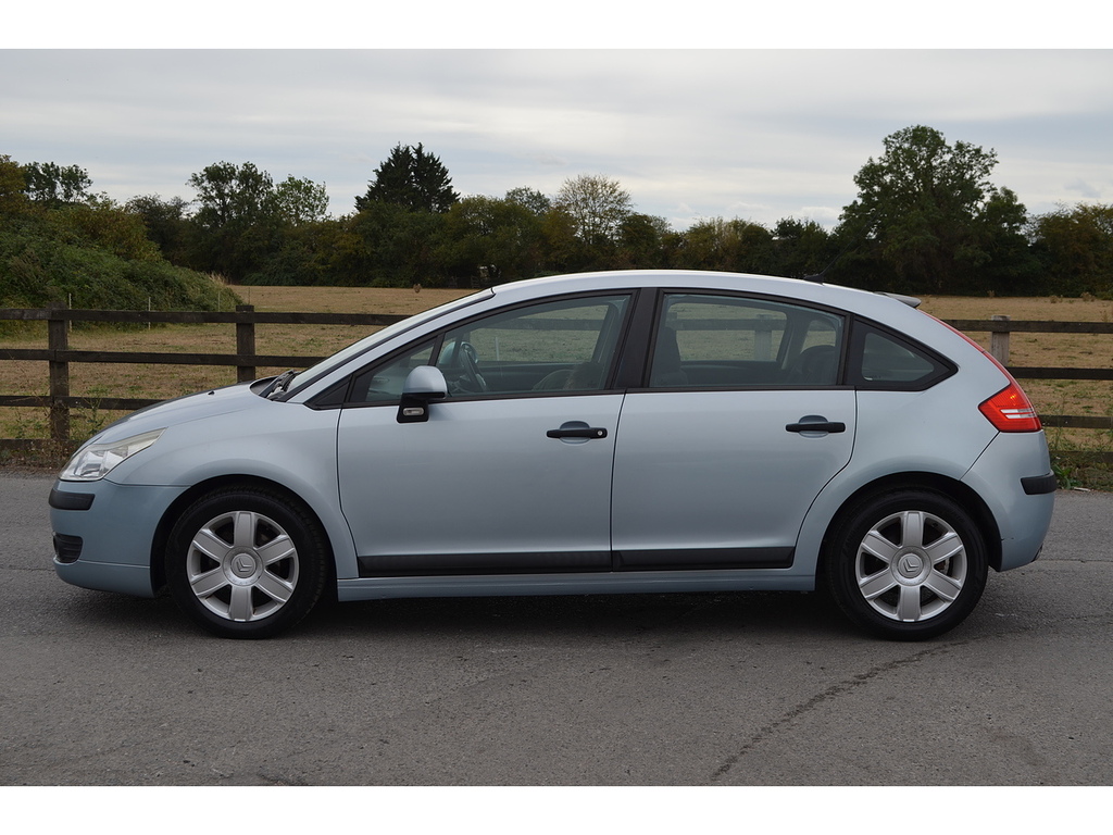 Citroen C4 Hatchback Black #4