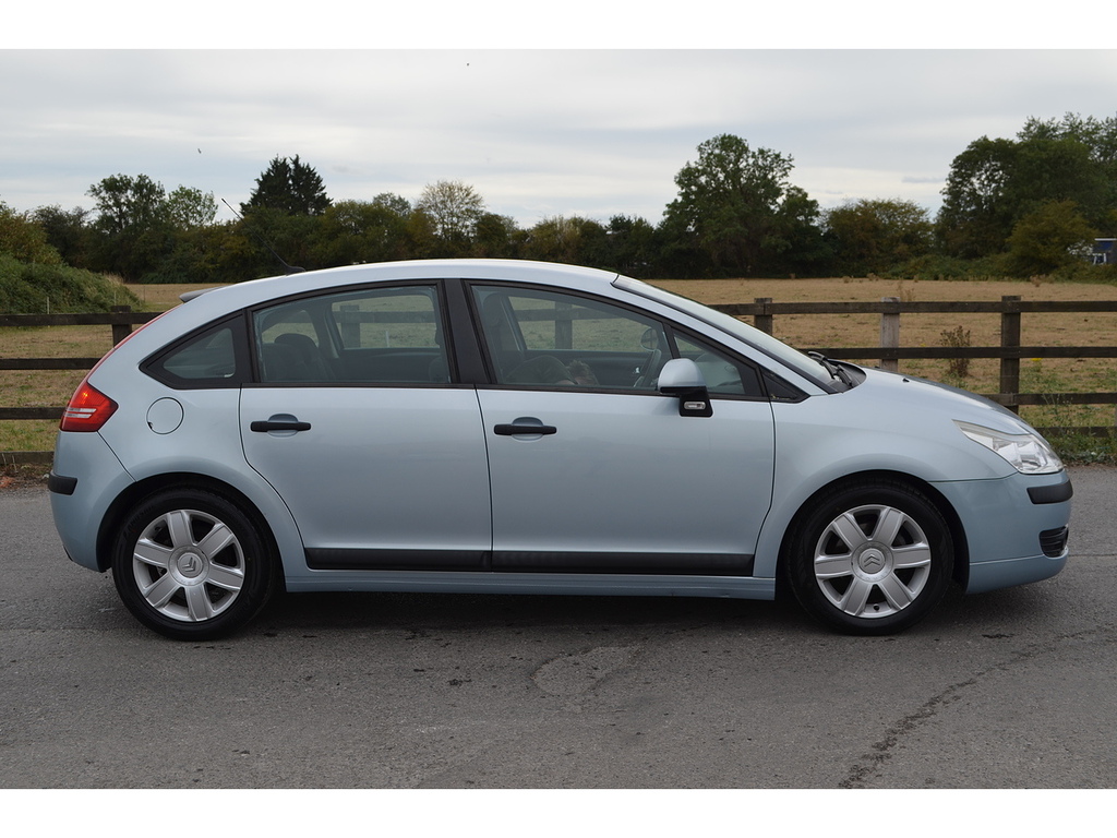 Citroen C4 Hatchback Black #8