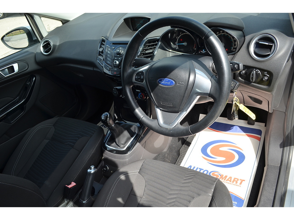 Ford Fiesta Zetec Silver #2