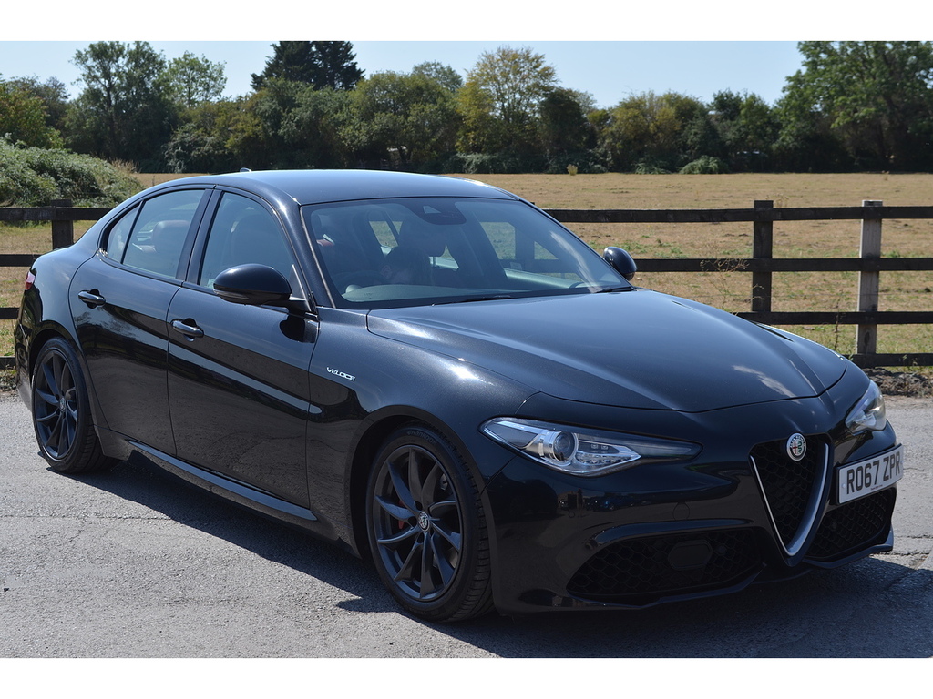 Alfa Romeo Giulia T Veloce Black