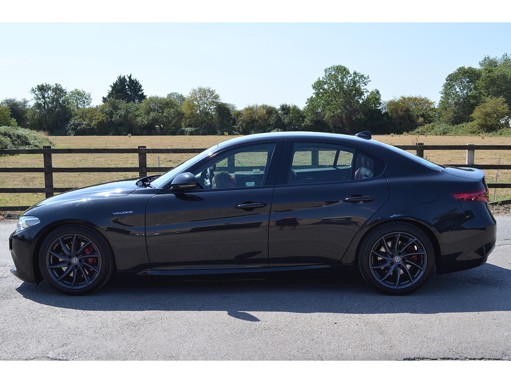 Alfa Romeo Giulia T Veloce Black #5