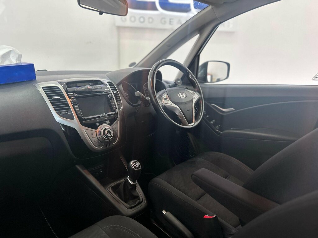 Hyundai Ix20 1.4 Blue Drive Se Nav Euro 6 Ss Grey #2