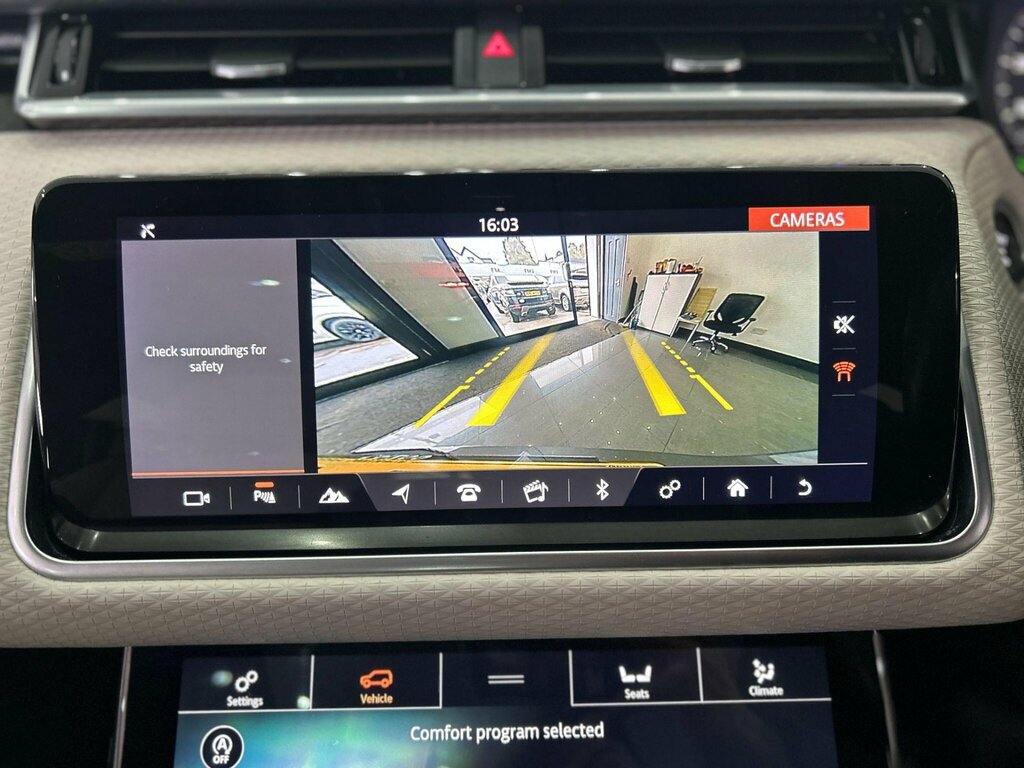 Land Rover Range Rover Velar 3.0 D300 R-dynamic Hse 4Wd Red #30
