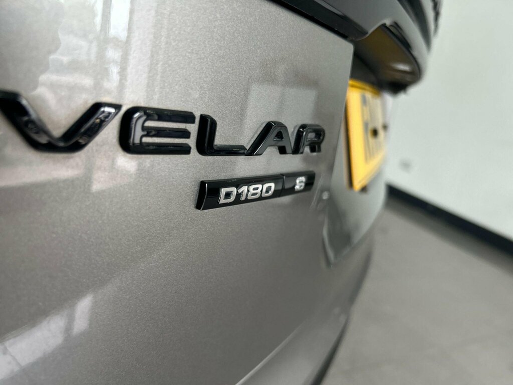 Land Rover Range Rover Velar 3.0 D300 R-dynamic Hse 4Wd Red #38