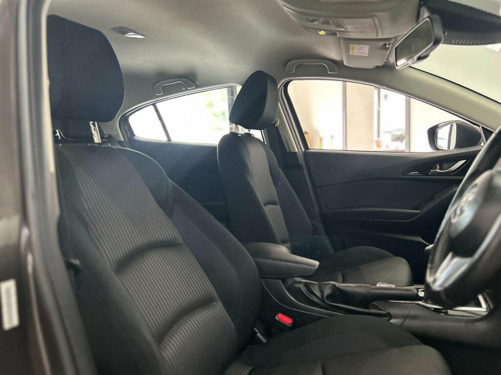 Mazda 3 Hatchback White #16